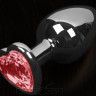 Серая анальная пробка с красным кристаллом в виде сердечка - 6 см.