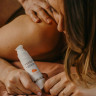Универсальный массажный гель-смазка Allover Delicious Massage Gel с ароматом персика и абрикоса - 50 мл. Универсальный массажный гель-смазка Allover Delicious Massage Gel с ароматом персика и абрикоса - 50 мл.