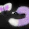 Серебристая анальная пробка с фиолетово-белым хвостиком и ободком-ушками