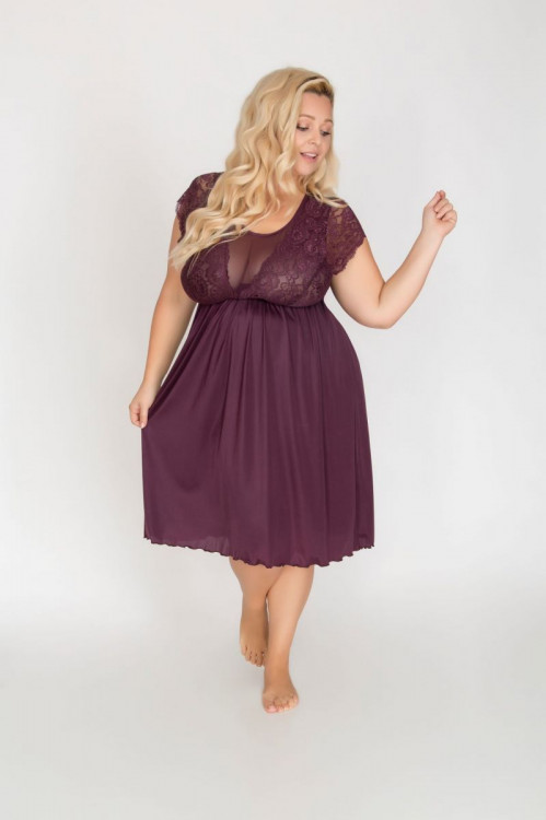 Сорочка plus size из микрофибры с красивым декольте