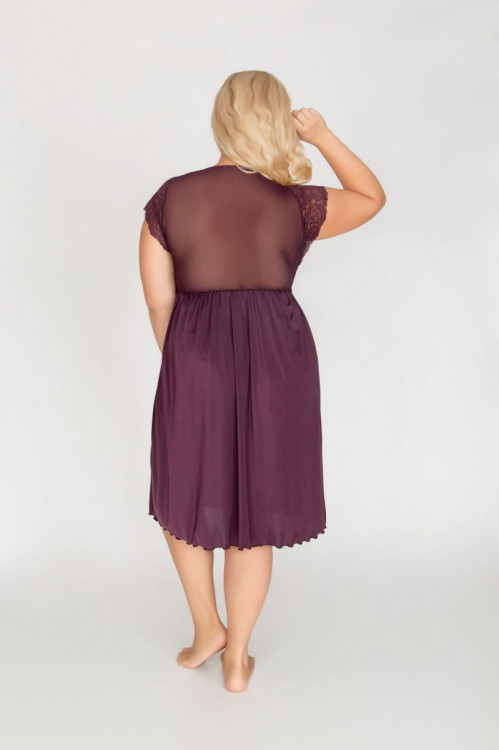 Сорочка plus size из микрофибры с красивым декольте