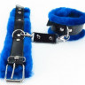 Оковы на ноги с синим мехом BDSM Light