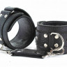 Чёрные кожаные наручники