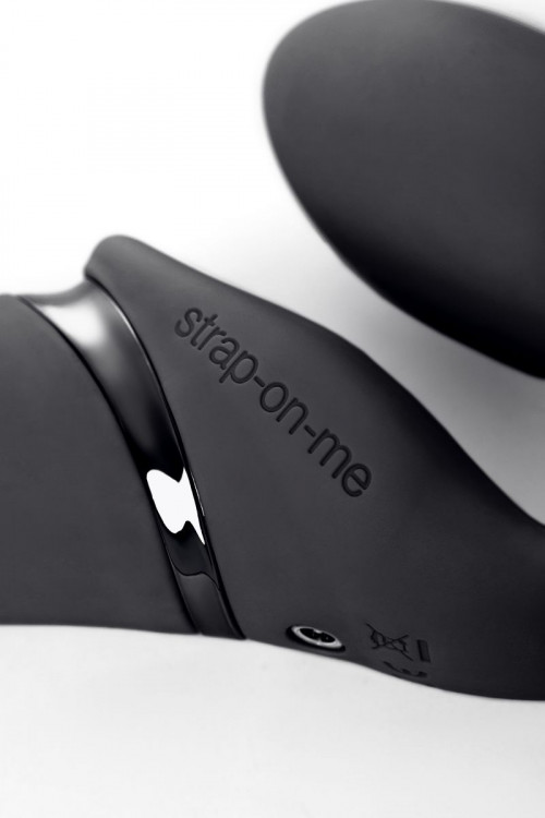 Черный безремневой вибрострапон Silicone Bendable Strap-On M